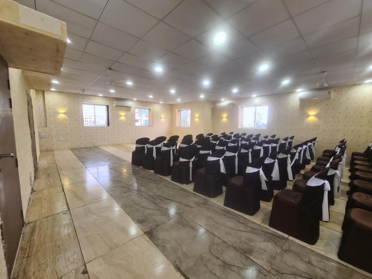 Hotel Nova Pride Rajkot Exterior foto
