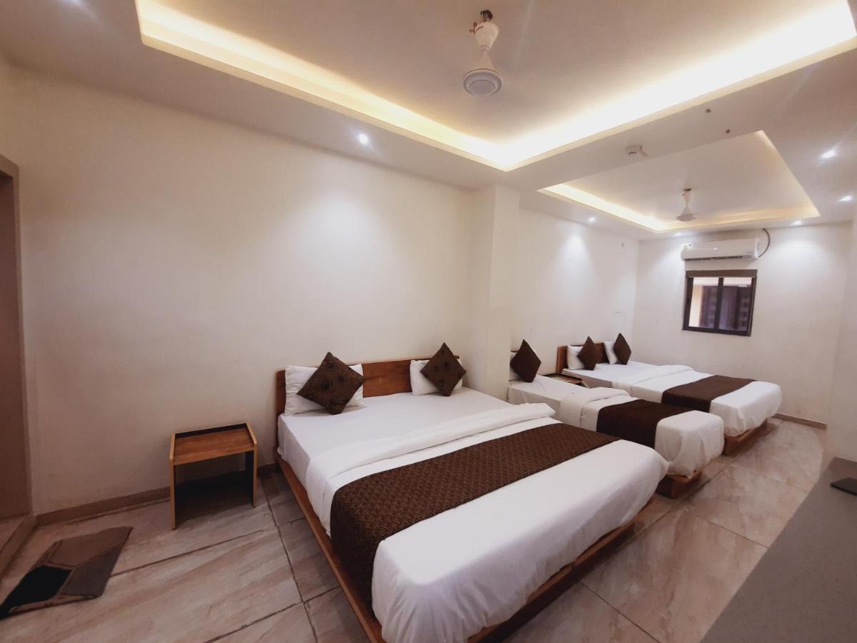 Hotel Nova Pride Rajkot Exterior foto