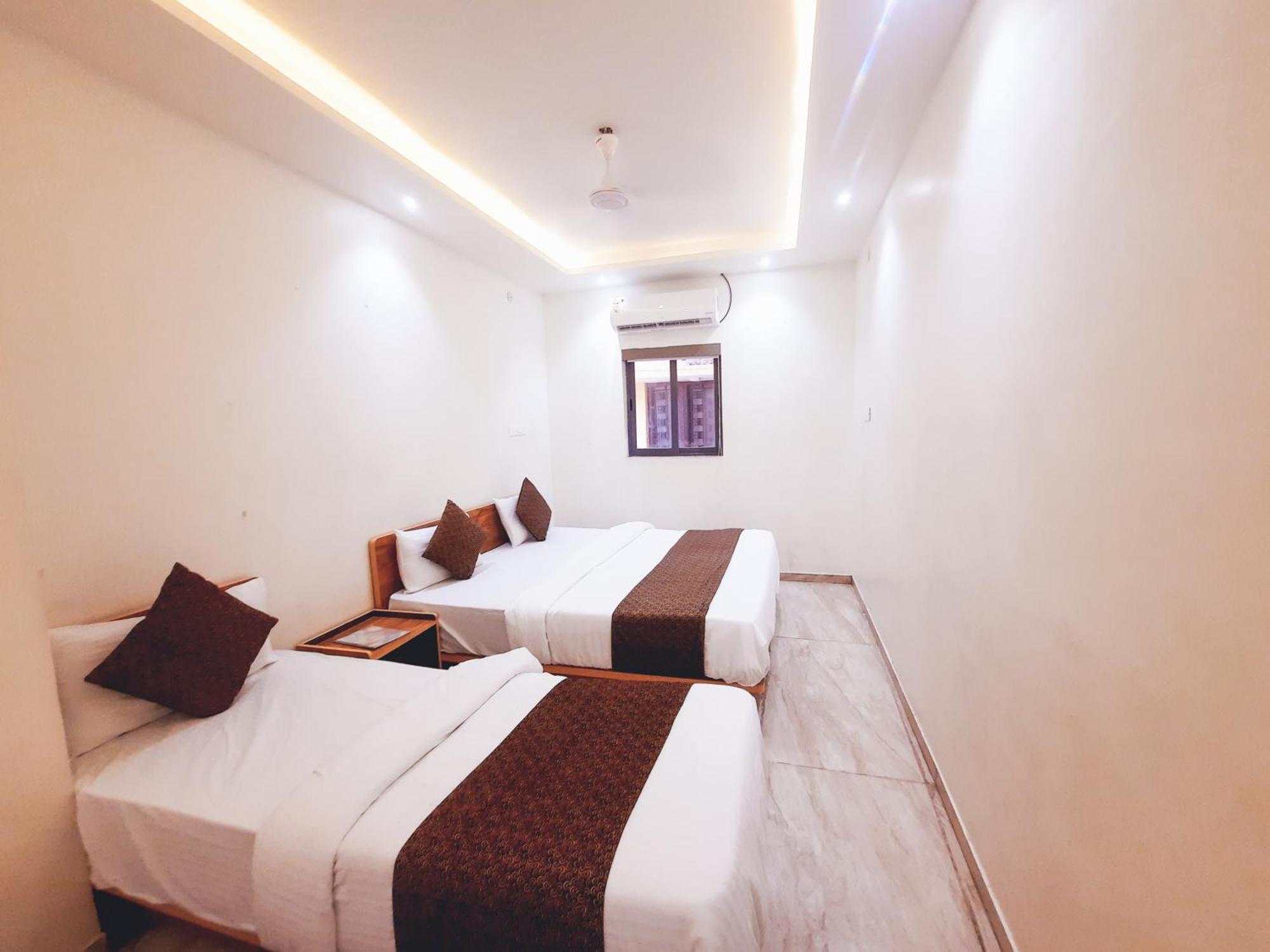 Hotel Nova Pride Rajkot Exterior foto