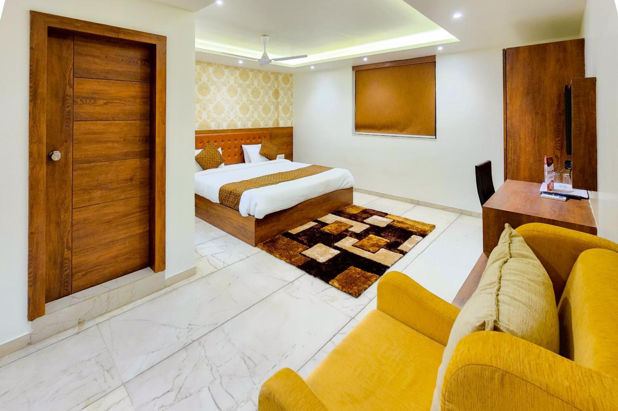 Hotel Nova Pride Rajkot Exterior foto